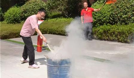 以演筑“防” ，以讲防“患” | 兴城住房公司结合人居智慧公司发展消防应急演练